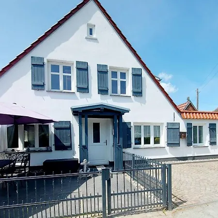 Nyaraló Hochwertiges Fischerhus Mit Terrasse Und Grill Greifswald