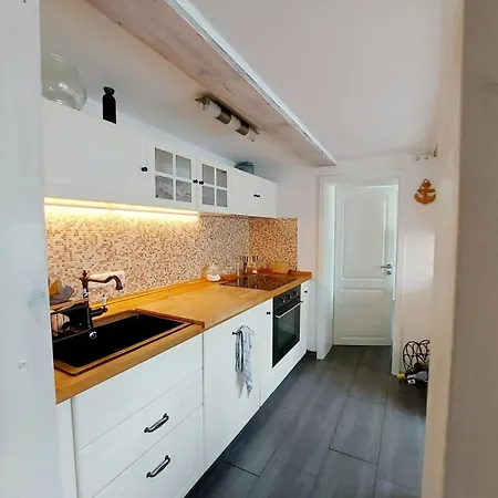Hochwertiges Fischerhus Mit Terrasse Und Grill