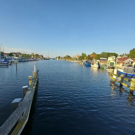 Hochwertiges Fischerhus Mit Terrasse Und Grill Greifswald