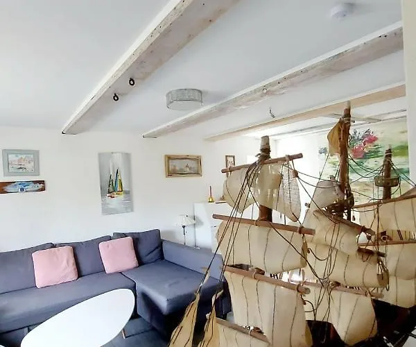 Hochwertiges Fischerhus Mit Terrasse Und Grill * Greifswald